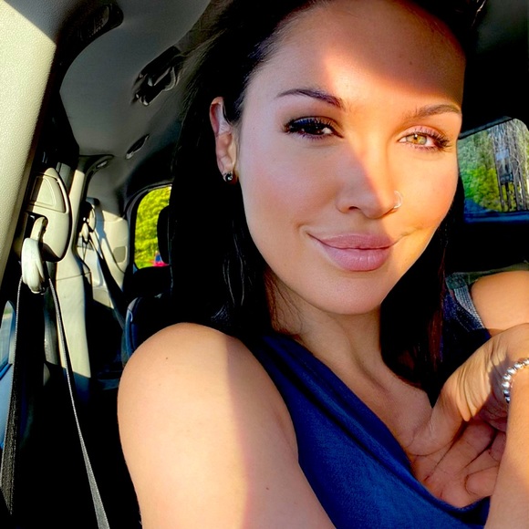 Meet your Posher, Shannon - Picture 1 of 1